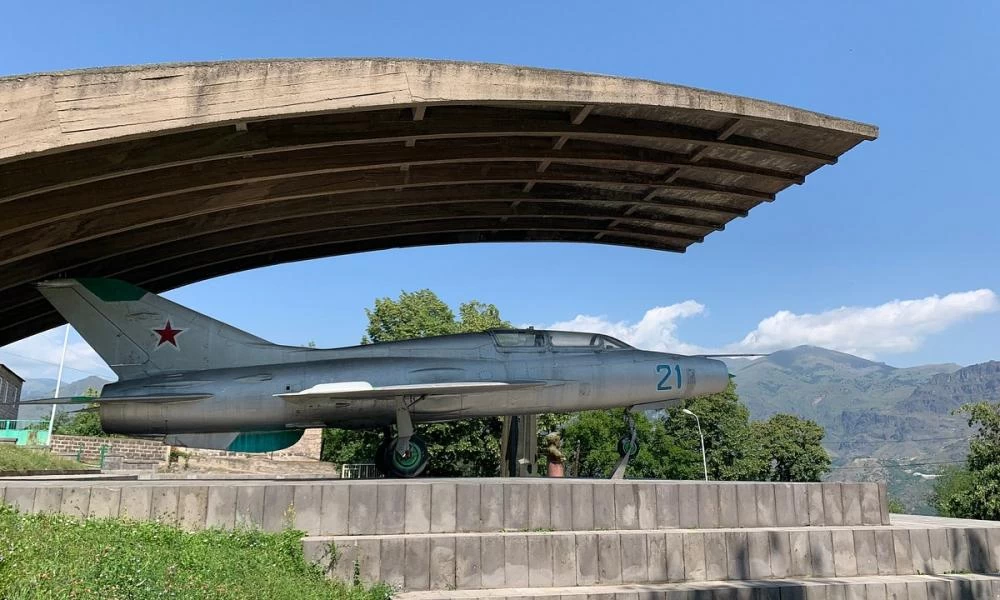 Mikoyan: Κλείνει η ρωσική εταιρεία παραγωγής στρατιωτικών αεροσκαφών;